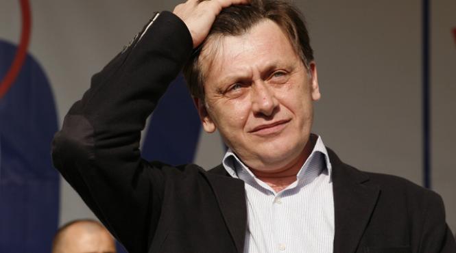 crin antonescu daca becali vrea sa candideze pentru sectorul 6 trebuie sa se inscrie in unul dintre partidele usl