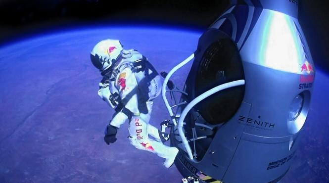 galerie foto filmul saltului temerarului parasutist felix baumgartner