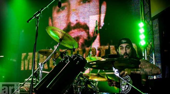 batalia gigantilor demonstratie de virtuozitate oferita de cvartetul de vis portnoy sheehan macalpine sherinian