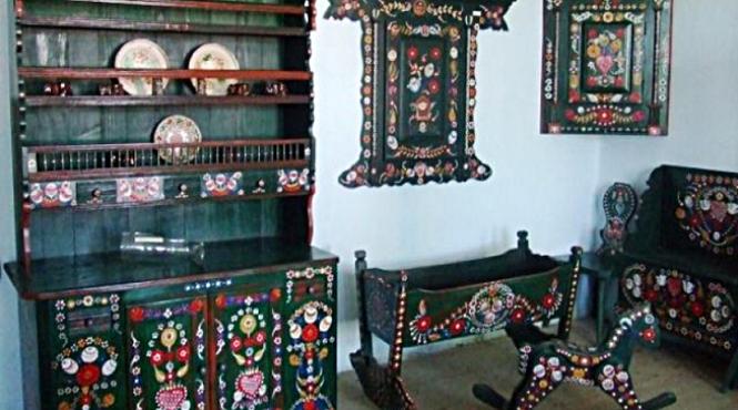 floarea mobilierului pictat sasesc unde se afla acum