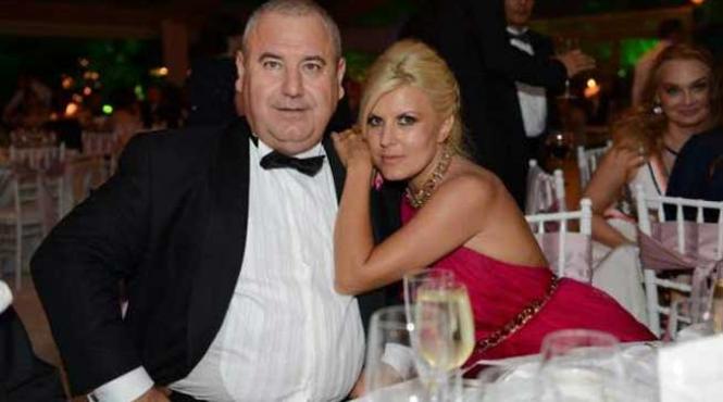 cocos l a invitat pe bejnar la paris