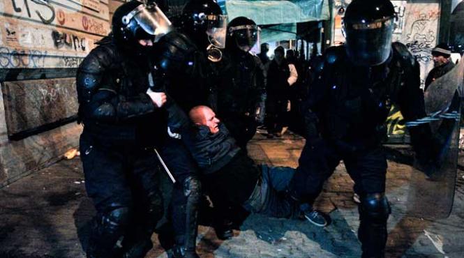 amnesty international denunta utilizarea excesiva a fortei la protestele din aceasta iarna din piata universitatii