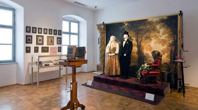 fatete din patru secole ale vietii din scheii brasovului