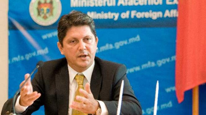 titus corlatean va lansa luni serviciul de alerta sms pentru cetatenii romani care calatoresc in strainatate