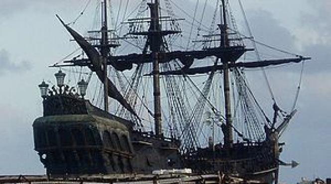 hms bounty black pearl pirates of the caribbean hurricane sandy