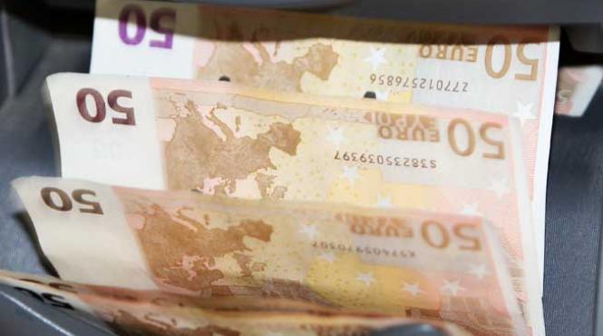 finantele au imprumutat 1 5 miliarde de euro guvernul este precaut si ia bani din timp cu gandul la vremuri mai grele