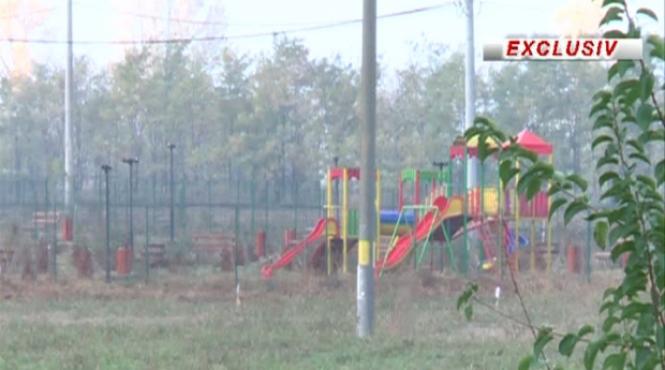 disneyland ul din tarla parc de joaca de 100 000 de euro in mijlocul campului in calarasi