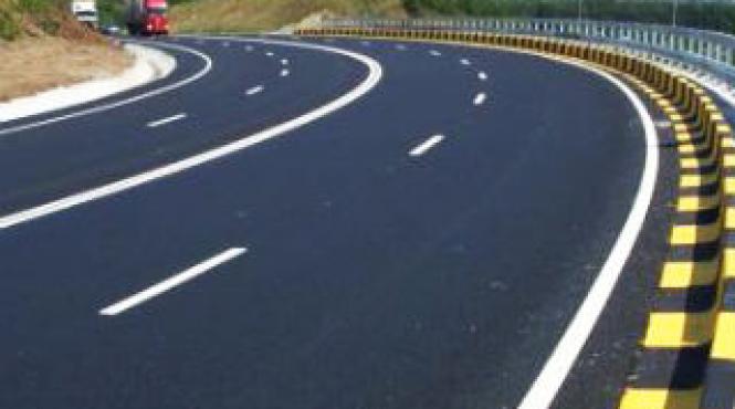 vesti bune pentru soferi vor avea marcaje fosforescente chiar pe sosea pe timpul noptii