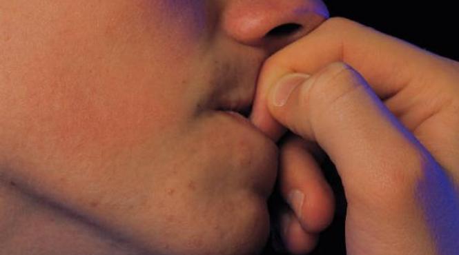 rosul unghiilor un obicei foarte periculos ce spun psihologii despre cei care acest viciu