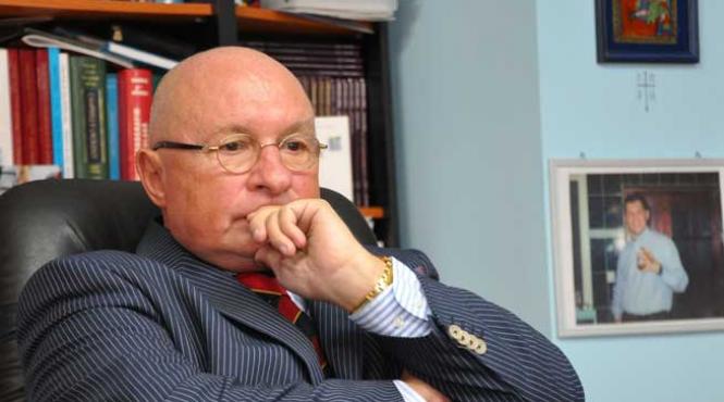 premiul nobel pentru economie miroase putin si a spital romanesc