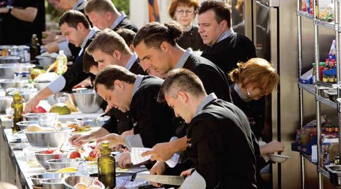 sorin popa producator antena1 concurentii au venit la top chef cu ifose si figuri