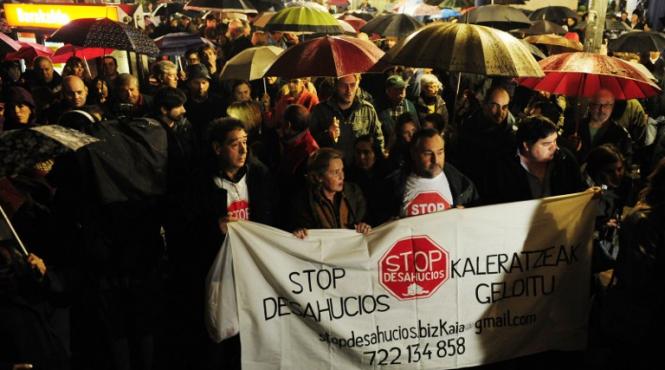 bancile din spania au declansat genocidul financiar guvernul de la madrid cauta solutii pentru spaniolii care nu si mai pot plati ratele la banca