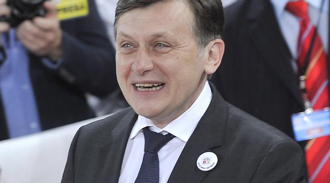 crin antonescu ironic romantism politica