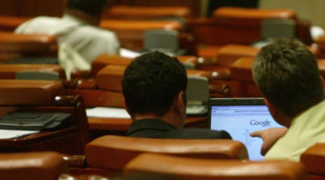 cererile guvernelor lumii pentru cenzura pe google au crescut cu 71 in primul semestru al acestui an