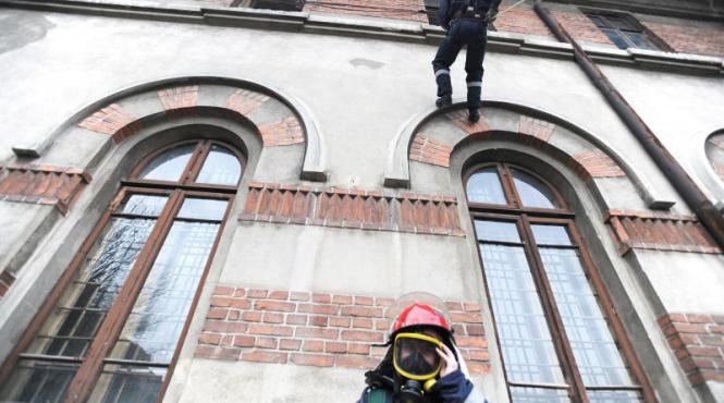 lista actualizata a cladirilor cu risc de prabusire la un cutremur de peste 7 grade vezi zonele periculoase din capitala