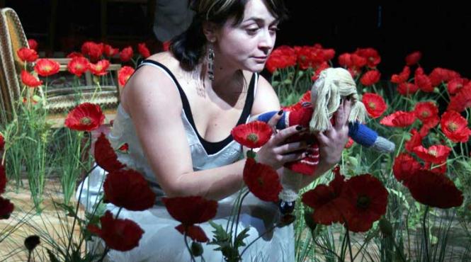 absint cel mai premiat spectacol de teatru la brasov