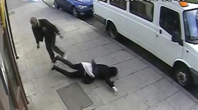 cazul care a scocat anglia lovitura brutala data tinerei de 16 ani surpinsa de camere