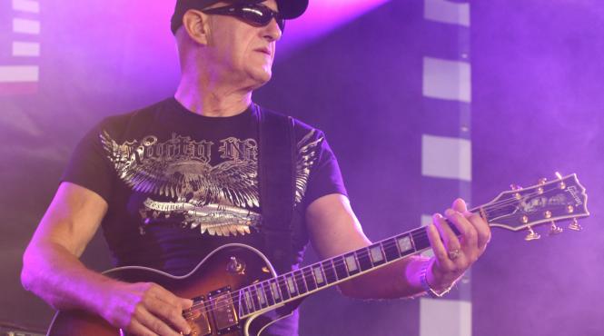 jan akkerman live la hard rock cafe