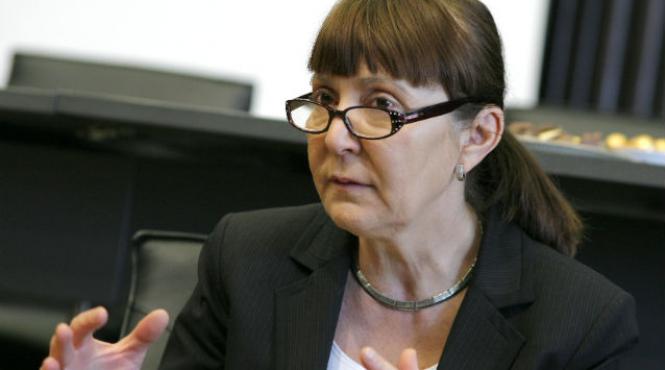 s a trezit macovei piviniceru sa si asume raspunderea propunerilor catre csm sa se rusineze si sa demisioneze