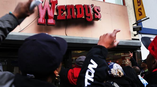 ce inseamna salariu de mizerie la new york angajatii din fast food s au rasculat