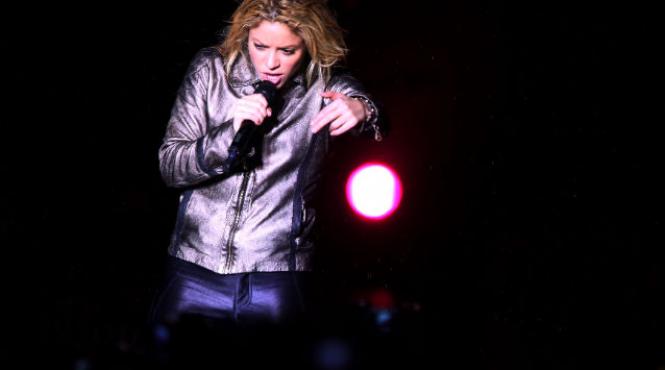 impresar shakira despagubiri 100 milioane dolari