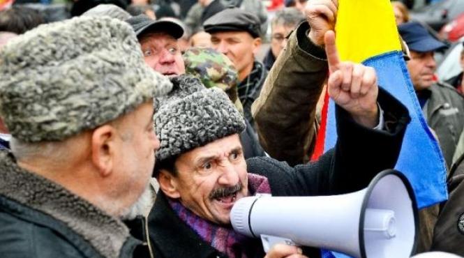revolutionarii ies in strada pe 13 decembrie oamenii vor protesta fata de activitatea dna si ani