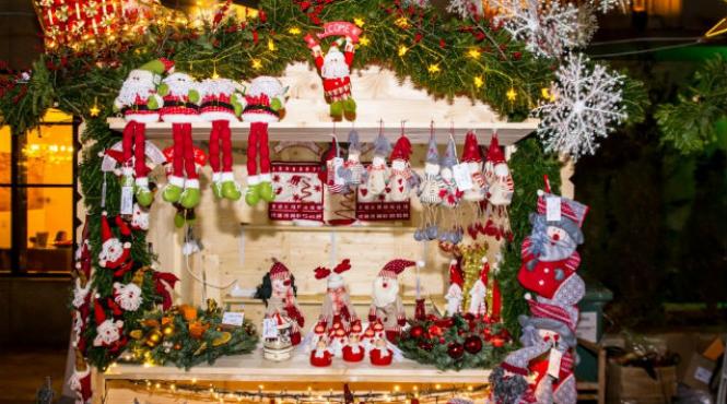 pantofi de ciocolata cu martipan si vin fiert la targul de craciun cu tenta austriaca de la hilton