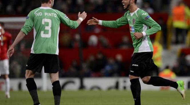 minune amara pe teatrul viselor manchester united cfr cluj 0 1 dar galata 2 1 la braga merge mai departe