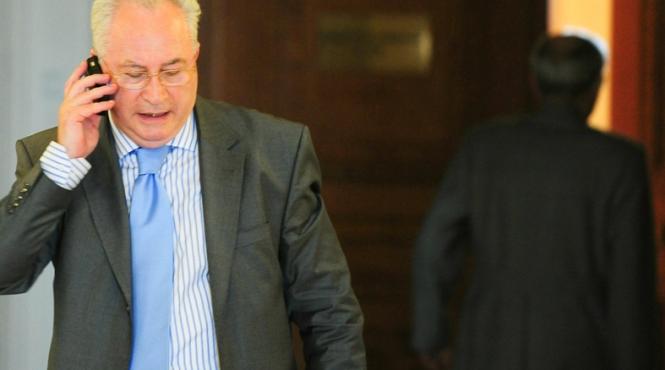 hasotti daca refuza sa l desemneze pe ponta premier basescu va fi suspendat in 24 de ore