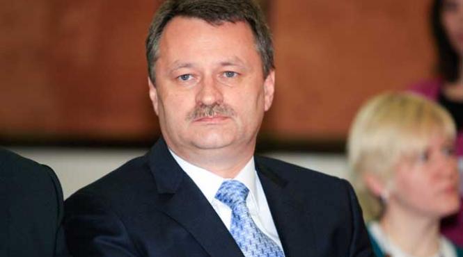 ceardas romanesc pe ritm de holograf