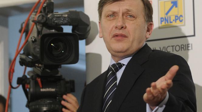 antonescu scenele suprarealiste in care basescu fugea cu hartii dupa omologii sai jenante