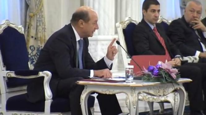 inregistrarea video integrala a consultarilor de la cotroceni cum au decurs negocierile dintre basescu si reprezentantii partidelor politice