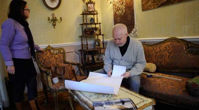 povestea singurului maestru al fotografiei colorate manual din europa