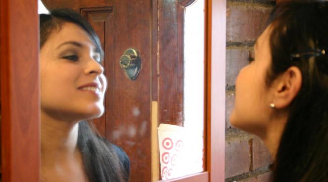 16 lucruri surprinzatoare pe care fetele le fac in secret