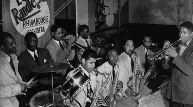 mari cantareti de jazz si blues stiu ce am facut pentru muzica insa nu ma numiti o legenda