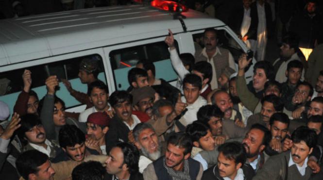 un pakistanez acuzat de blasfemie ucis si ars de o multime furioasa