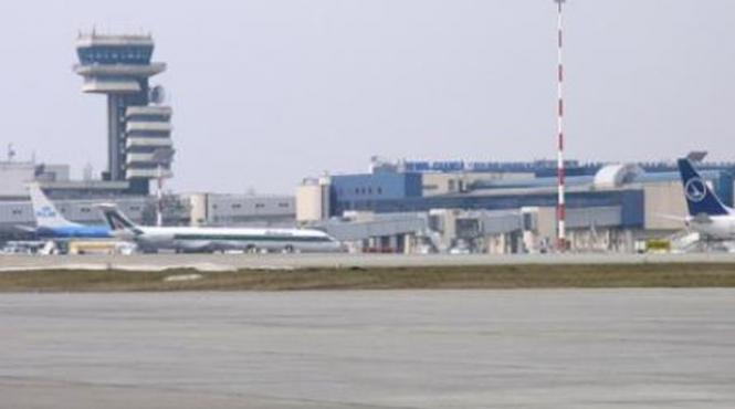 alarma pe aeroportul otopeni un pilot a cerut un control antitero la bordul aeronavei