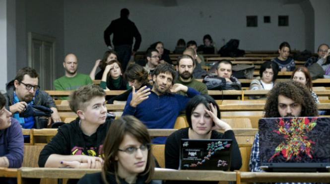 studentii romani sunt saraci numerosi si nu duc dorul familiei cand pleaca in strainatate