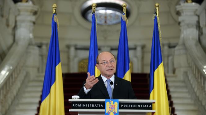 mesajul lui basescu de craciun fie ca aceste sarbatori sa ne reinnoiasca dorinta de a construi impreuna un viitor mai bun