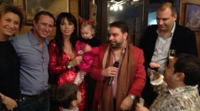 rossini apoi salam si minune familia reghecampf a sarbatorit craciunul pe ritmuri de manele