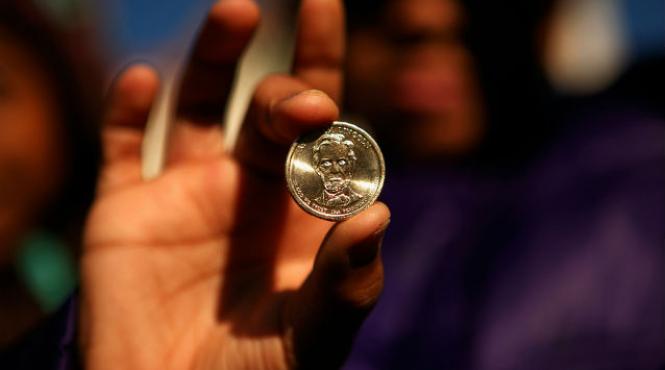 moneda de o mie de miliarde de dolari solutia radicala luata in calcul de politicienii americani