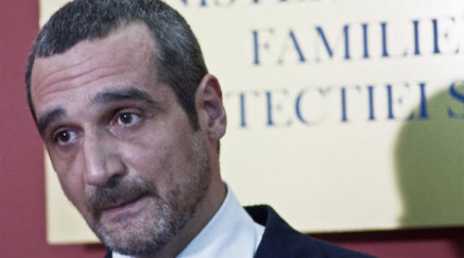 lazaroiu atac dur la mru si papahagi doua virgule in politica romaneasca