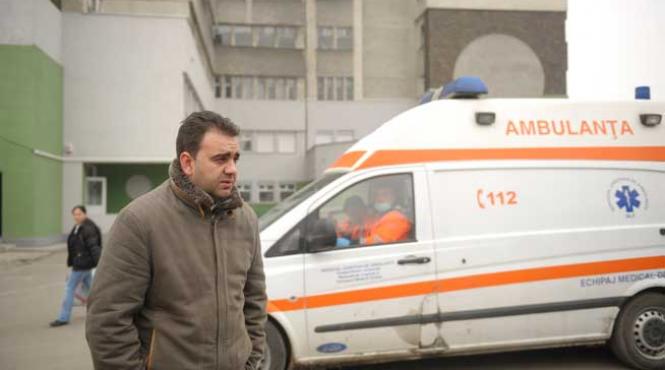 sotul politistei violate a crezut ca apuca racleta de curatat parbrizul si din greseala a apucat cutitul