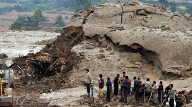 38 de oameni ucisi de o alunecare de teren in china