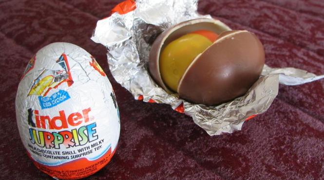 surpriza vietii ei ce a gasit o tanara din sua intr un ou kinder a fost cea mai frumoasa zi din viata mea