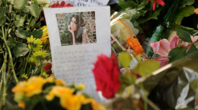 ce a facut amy winehouse inainte sa moara