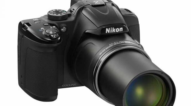 nikon coolpix 9 dintr o lovitura