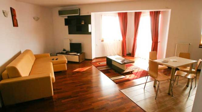 chiria este mai mare decat rata la banca pretul apartamentelor a scazut de la inceputul crizei cu 57 iar chiriile cu maximum 18