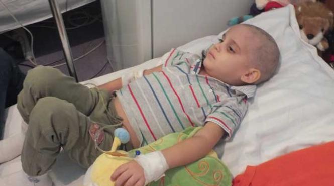 ajutati l pe gabriel baietelul are nevoie de bani pentru continuarea tratamentului la o clinica din strainatate