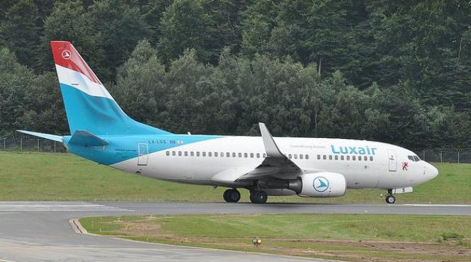 un avion boeing 737 al companiei luxair a iesit de pe pista la luxemburg